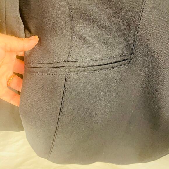 Talbot's Black Italian Wool Classic Blazer Size 14 Capsule Minimalist Timeless - Picture 4 of 9